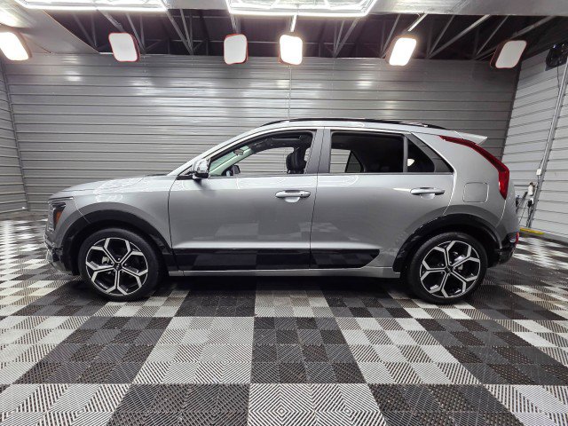 Used 2025 Kia Niro EX Touring FWD image 9
