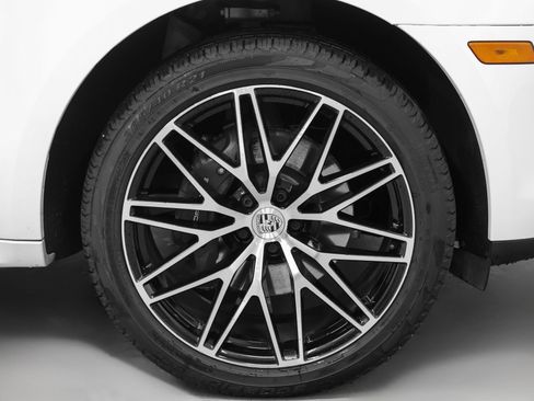 Certified 2023 Porsche Macan AWD/4WD image 15