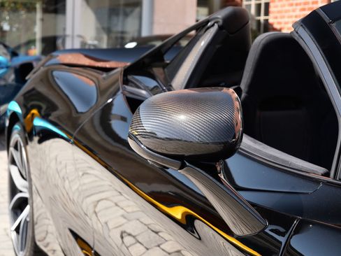 Used 2019 McLaren 720S Performance RWD image 18