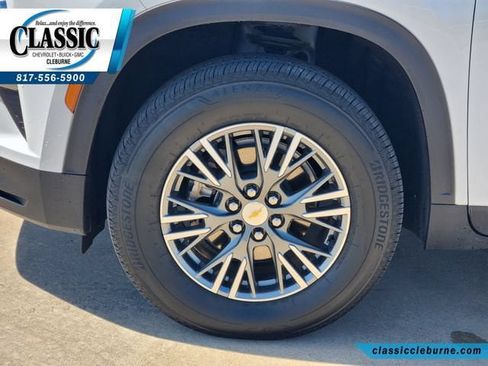 Used 2026 Chevrolet Traverse LT w/ Driver Confidence Package FWD image 13