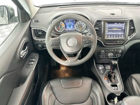 Used 2022 Jeep Cherokee Trailhawk w/ Sun, Sound & Nav Group AWD/4WD image 11