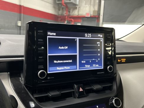 Used 2022 Toyota Corolla LE w/ LE Convenience Package FWD image 18