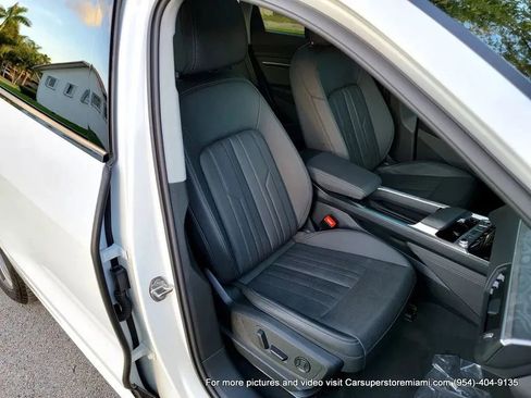 Used 2021 Audi e-tron Premium Plus w/ Premium Plus Package image 41