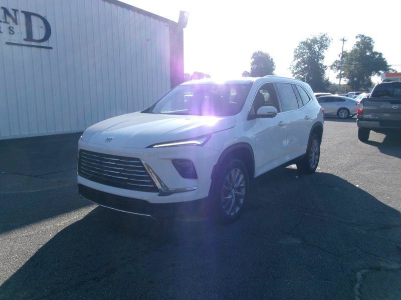 Used 2026 Buick Enclave Preferred FWD image 2