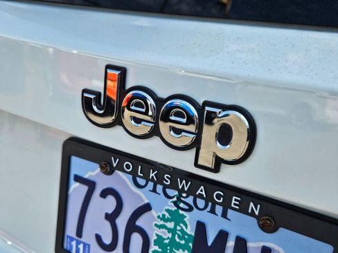 Used 2017 Jeep Renegade Sport w/ Power & Air Group image 27