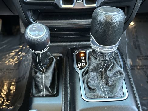 Certified 2023 Jeep Gladiator Overland image 25