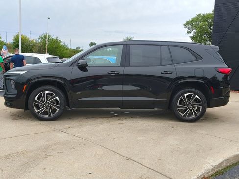 Used 2026 Buick Enclave Sport Touring w/ LPO, All-Weather Package AWD/4WD image 8