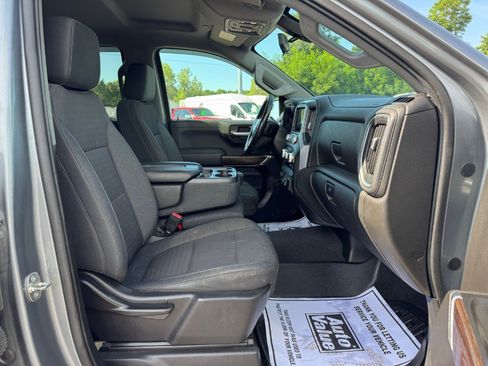 Used 2019 GMC Sierra 1500 SLE w/ X31 Off-Road Package AWD/4WD image 18