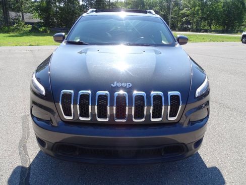 Used 2016 Jeep Cherokee 4WD Latitude w/ Comfort & Convenience Group image 6