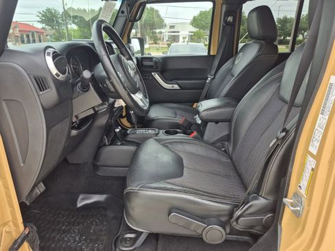 Used 2013 Jeep Wrangler Unlimited Sport AWD/4WD image 11