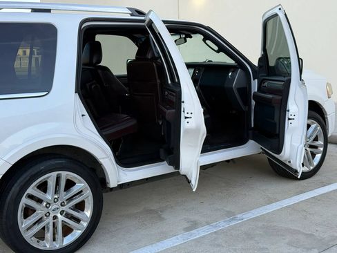 Used 2017 Ford Expedition Platinum RWD image 20