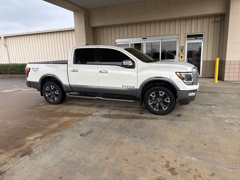 Used 2024 Nissan Titan Platinum Reserve w/ Moonroof Package image 15