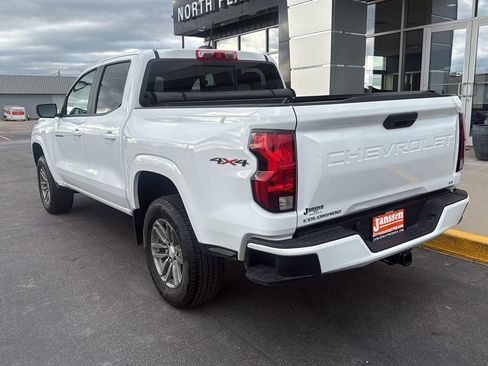 Used 2024 Chevrolet Colorado LT w/ LT Convenience Package II AWD/4WD image 2