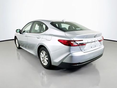 Used 2025 Toyota Camry LE image 4