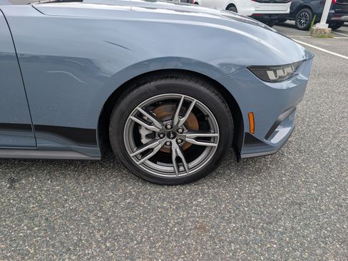 Certified 2025 Ford Mustang Coupe RWD image 9