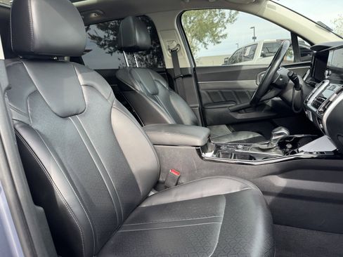 Certified 2023 Kia Sorento SX image 15