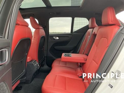 Certified 2021 Volvo XC40 T4 Inscription w/ Climate Package image 29