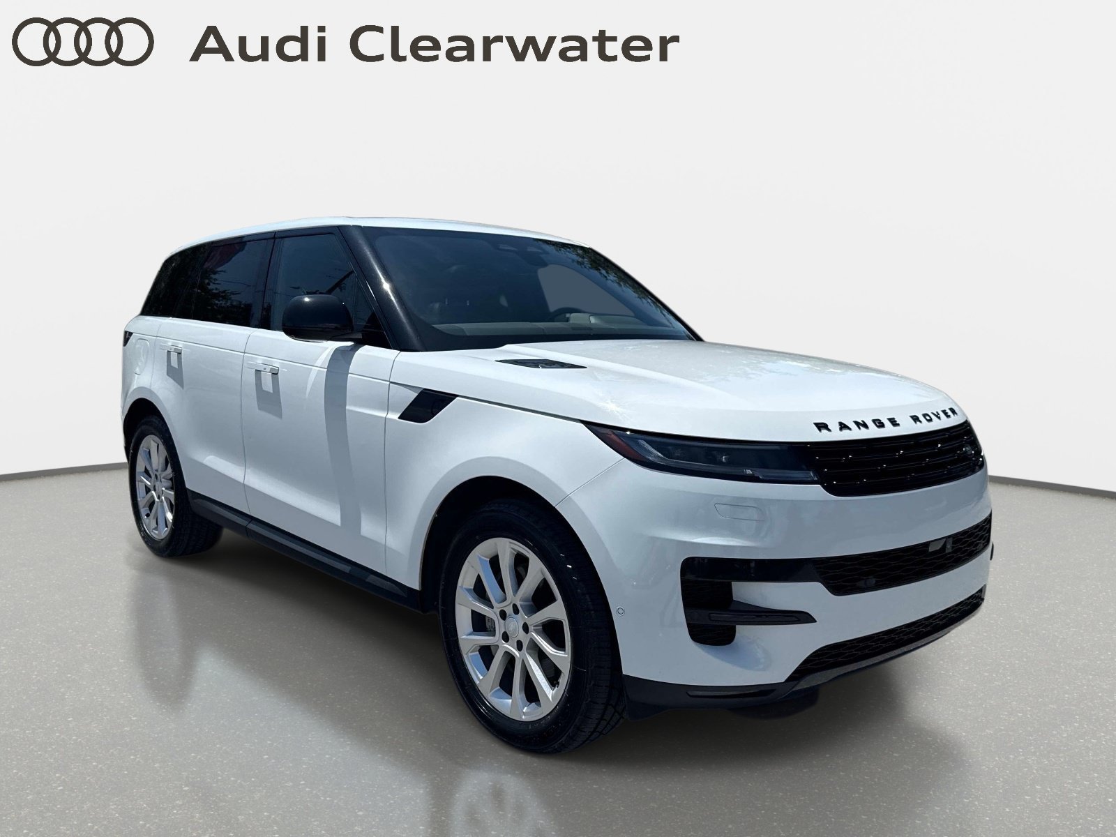 Used 2025 Land Rover Range Rover Sport SE AWD/4WD image 6