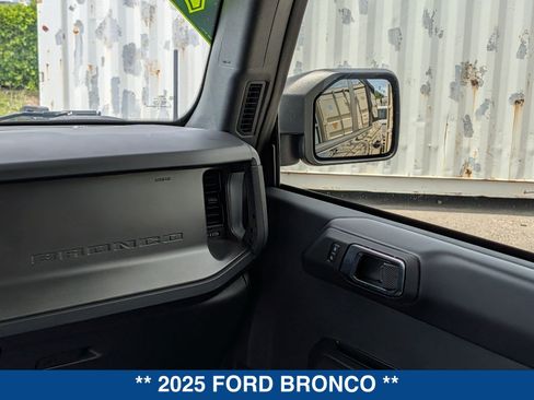 Used 2025 Ford Bronco Badlands AWD/4WD image 49