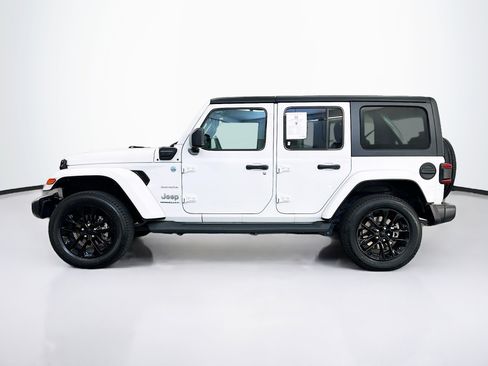 Used 2023 Jeep Wrangler Unlimited Sahara w/ Cold Weather Group AWD/4WD image 4