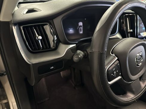 Used 2023 Volvo XC60 B5 Core AWD/4WD image 17