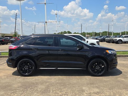Used 2024 Ford Edge SE w/ Black Appearance Package AWD/4WD image 2