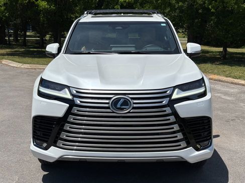 Used 2025 Lexus LX 600 4WD w/ Accessory Package (2T) image 6