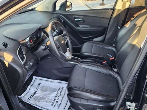 Used 2017 Chevrolet Trax LT w/ LT Convenience Package image 12