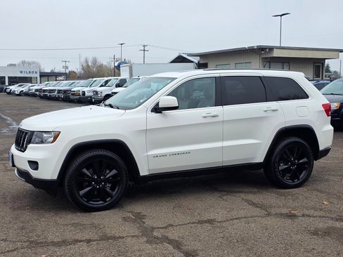 Used 2012 Jeep Grand Cherokee Altitude image 37