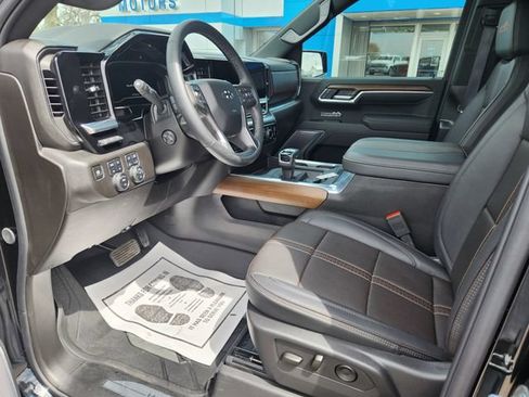 Used 2025 Chevrolet Silverado 1500 High Country w/ Midnight Edition AWD/4WD image 14