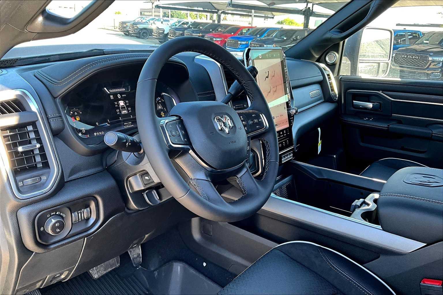 Used 2025 RAM 2500 Laramie AWD/4WD image 9