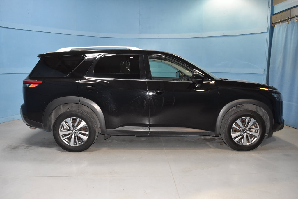 Used 2025 Nissan Pathfinder SL AWD/4WD image 25