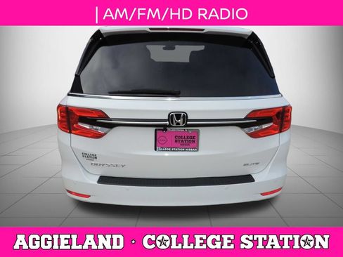 Used 2024 Honda Odyssey Elite image 5