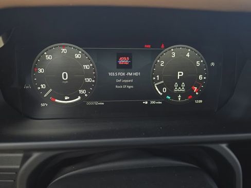 New 2026 Land Rover Defender 130 X-Dynamic SE AWD/4WD image 14