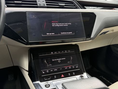 Used 2021 Audi e-tron Prestige w/ Prestige Package AWD/4WD image 24