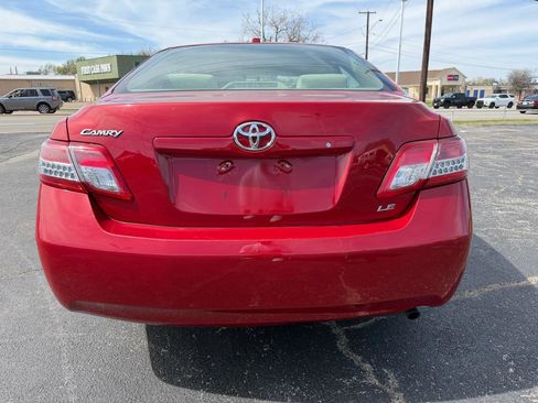 Used 2010 Toyota Camry LE FWD image 6