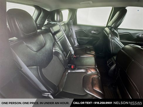 Used 2019 Jeep Cherokee Latitude Plus image 26