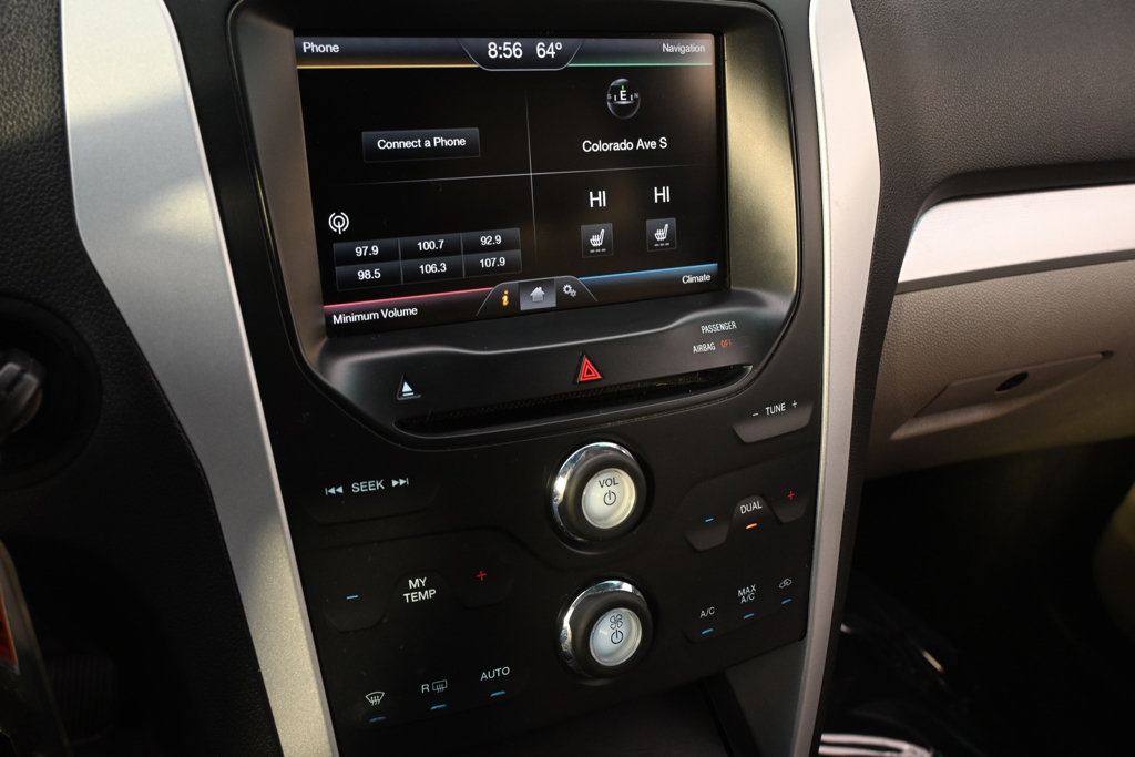 Used 2014 Ford Explorer XLT w/ Equipment Group 202A AWD/4WD image 28