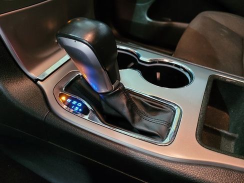 Used 2018 Jeep Grand Cherokee Laredo image 37