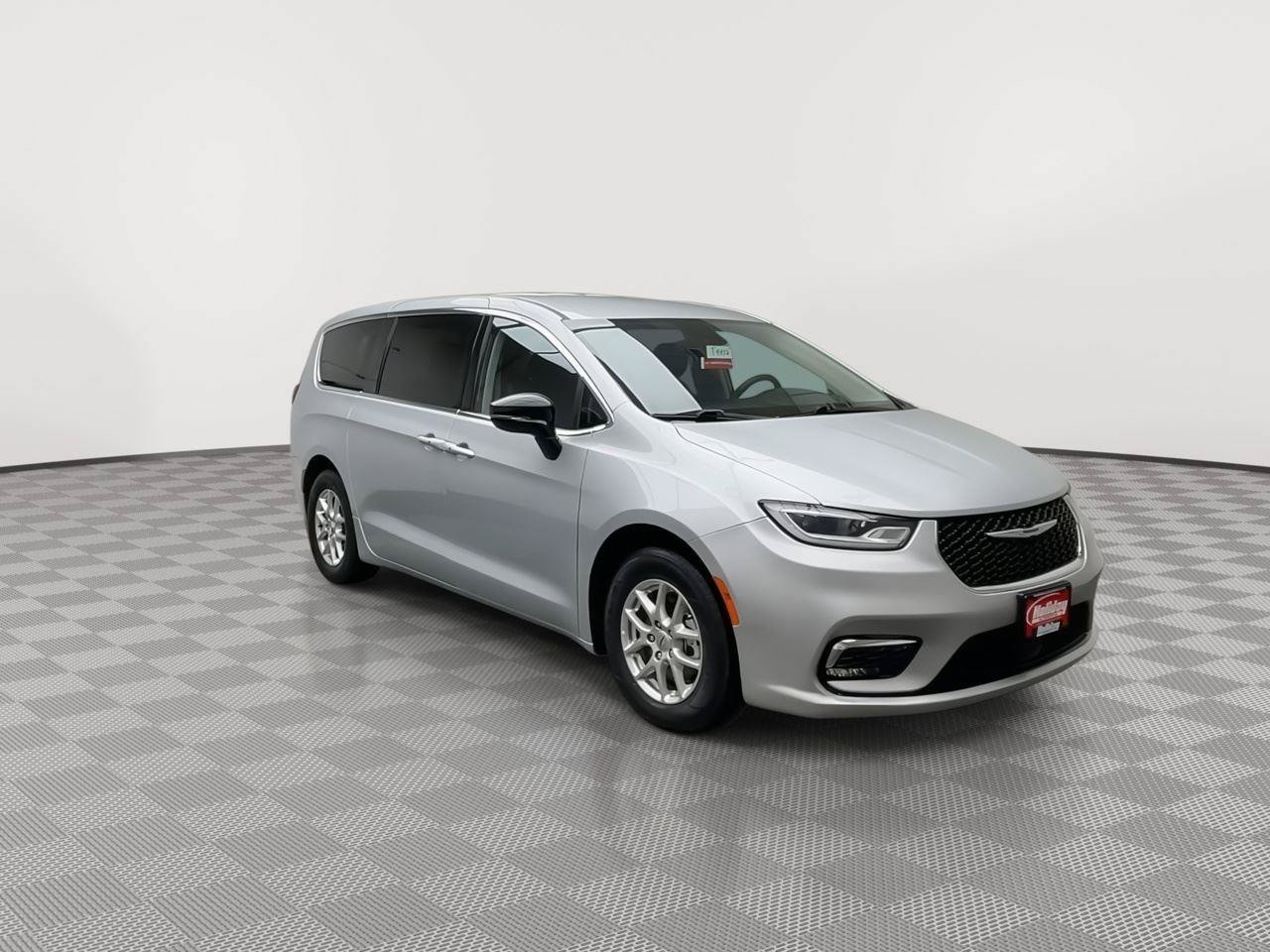Used 2024 Chrysler Pacifica Touring-L FWD image 32