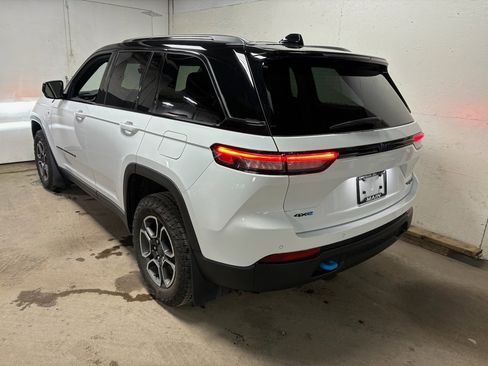 Used 2023 Jeep Grand Cherokee Trailhawk image 7