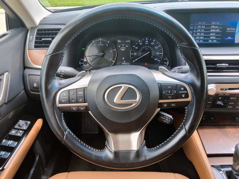 Used 2017 Lexus GS 350 w/ Preferred Accessory Package RWD image 8