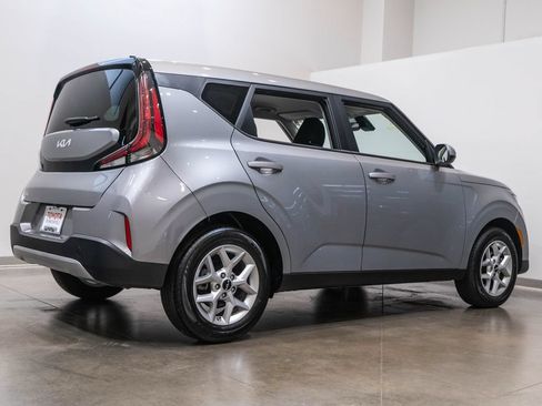 Used 2025 Kia Soul LX FWD image 9