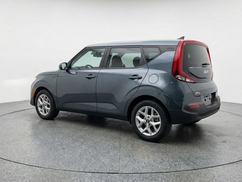 Used 2025 Kia Soul LX w/ LX Technology Package FWD image 6