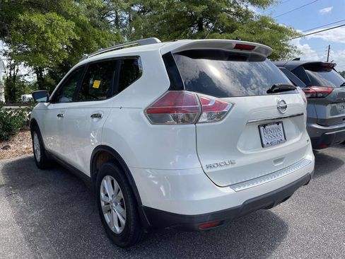 Used 2016 Nissan Rogue SV w/ SV Premium Package FWD image 4