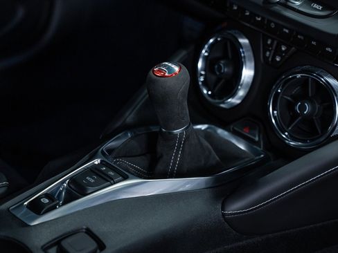 Used 2018 Chevrolet Camaro SS image 55