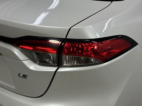 Used 2024 Toyota Corolla LE FWD image 38