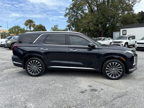 Used 2023 Hyundai Palisade Calligraphy image 6