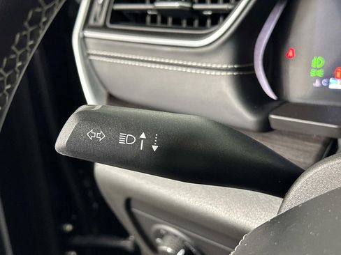 Used 2023 Jeep Grand Cherokee Overland w/ Luxury Tech Group IV image 22