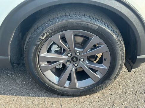 Used 2023 Ford Explorer XLT w/ Equipment Group 202A AWD/4WD image 9